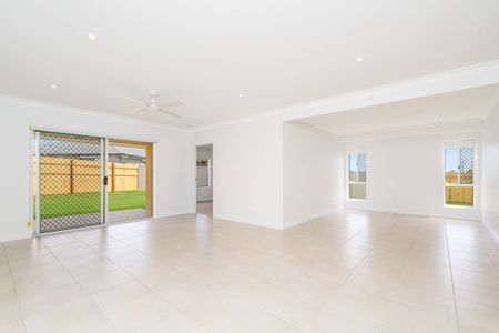 PERFECT FOUR BEDROOM FAMILY HOME - $665 Per Week Increasing to $715 On 17/11/2026 - Photo 2