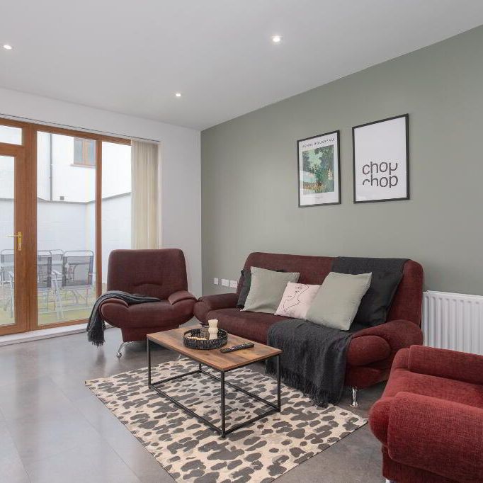 Room 3, Epworth Street, Belfast, BT5 4QR - Photo 1
