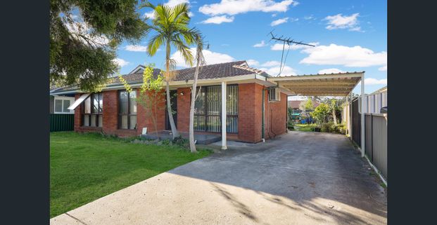 Fully Renovated 3-Bedroom House for Rent - Photo 1