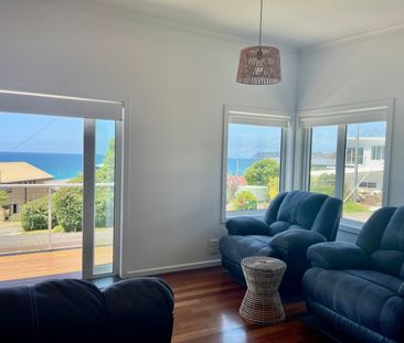 Wake up each morning to the captivating views of one of Australia's... - Photo 1