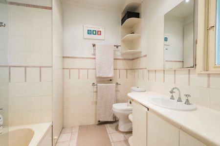 BRILLIANT BIG BAY VIEWS, LIFESTYLE & CONVENIENCE IN ONE! - Photo 4