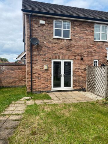 2 bedroom semi-detached house to rent - Photo 3