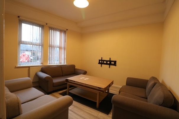 6 Bedroom Terraced To Rent in Lenton - Photo 1