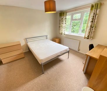 6 Bed Student Accommodation - Photo 2