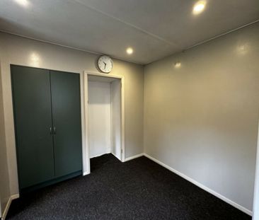 A refreshed decor and easy location! - Photo 4