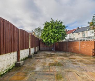 3 bedroom detached bungalow to rent - Photo 1