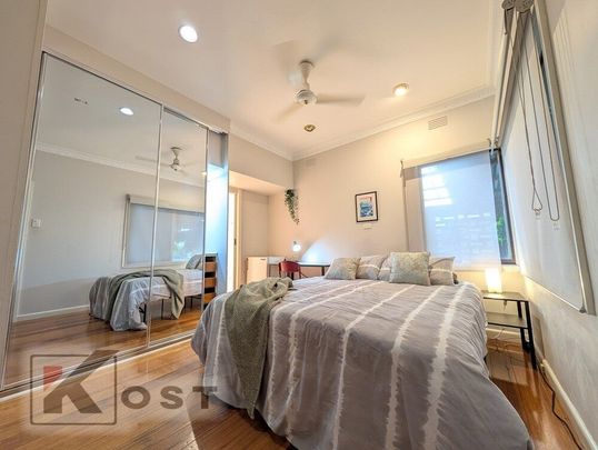 Blackburn South - Photo 1