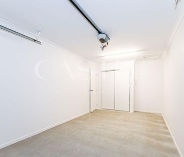 Modern One Bedroom Duplex - Photo 4