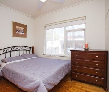 Two Bedroom Unit in Seaside Suburb - Photo 6