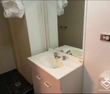 FURNISHED STUDIO ACCOMMODATION - Photo 3