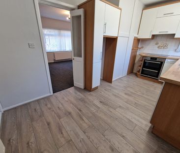 2 Bed Semi-Detached House, Incline Road, OL8 - Photo 2