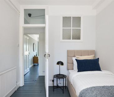 3 bedroom flat to rent - Photo 6