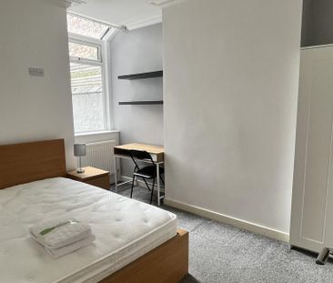 House share to rent - Photo 2