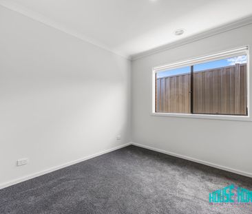 Contemporary Comfort in the Heart of Mt Atkinson - Photo 6