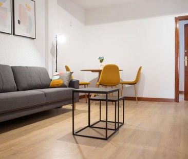 Piso de alquiler en Numancia - Photo 1