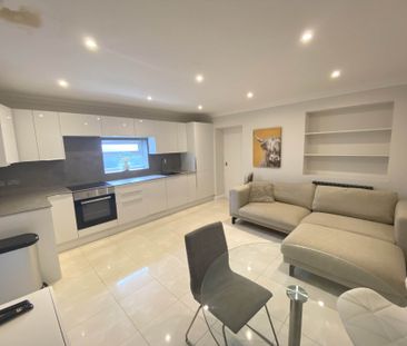 Price £1,300 pcm - Available Now - Furnished - Photo 5