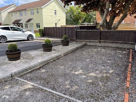 Saxby Close, Worle, Weston Super Mare - Photo 5