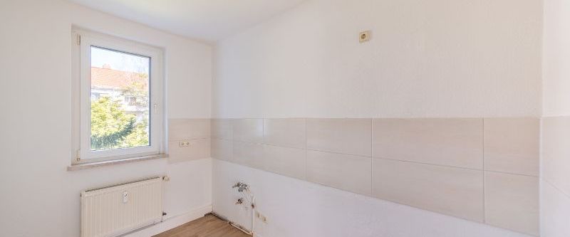 3 Zimmer-Wohnung im 2. OG mit Balkon und Dusche in Merseburg Nord - Foto 1