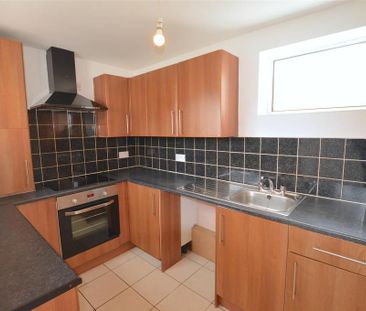 4 bedroom terraced house to rent - Photo 5