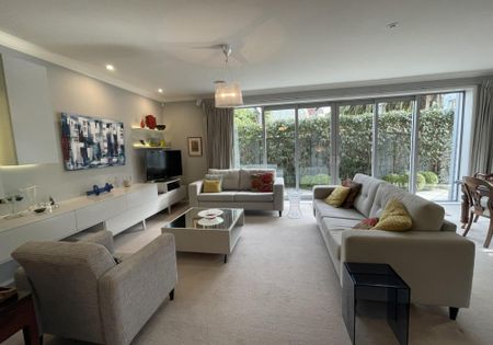 A modern family home with space for all - Photo 3