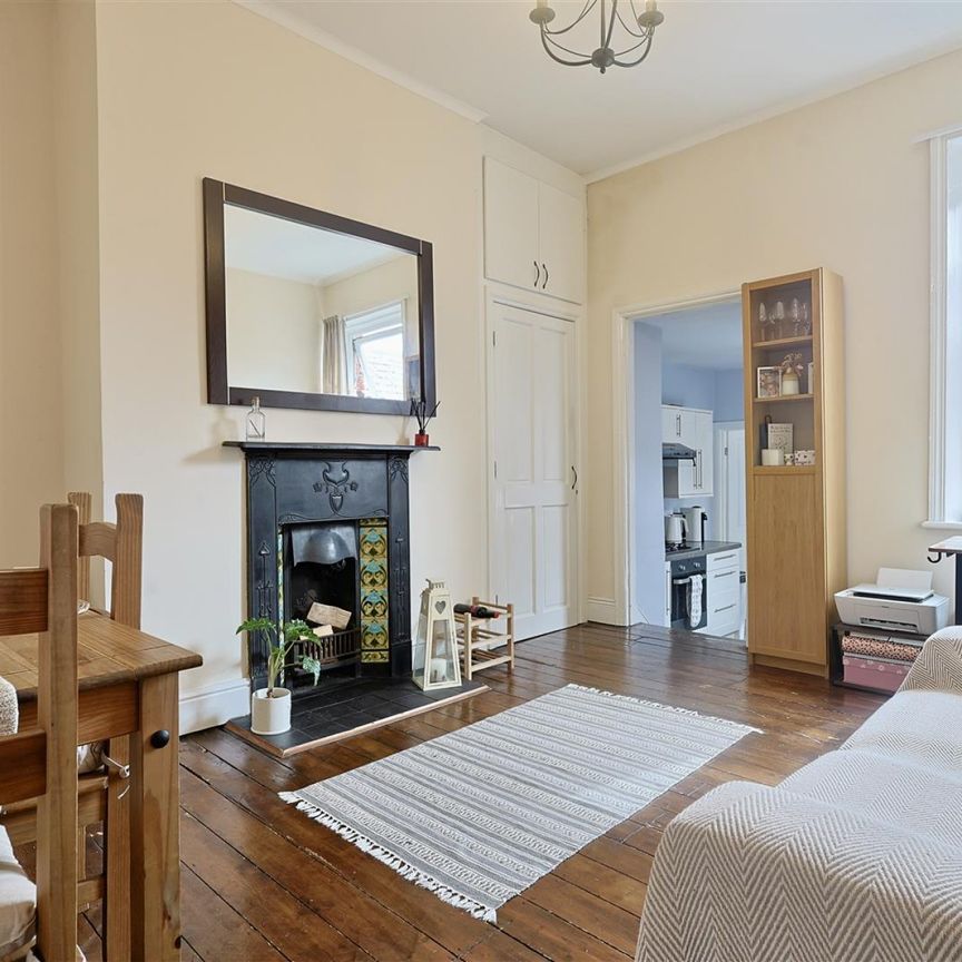 2 bedroom Flat to rent in Sandringham Road, South Gosforth, Newcastle upon Tyne - Photo 1