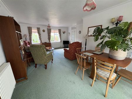3 bedroom bungalow to rent - Photo 2