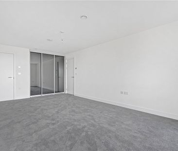 A stunning, newly built three bedroom penthouse situated in the Pen... - Photo 2