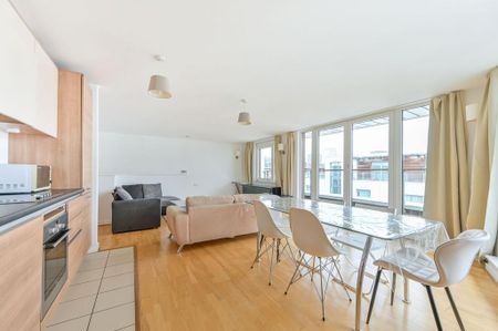 3 bedroom penthouse to rent - Photo 4