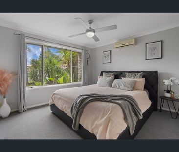 Spacious home with Swimming pool, large storage shed/ workshop, qui... - Photo 6