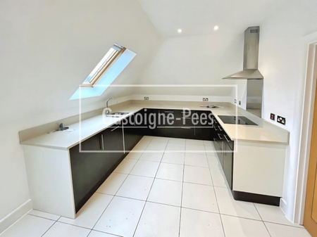 Wray Park Road, Reigate - Photo 3