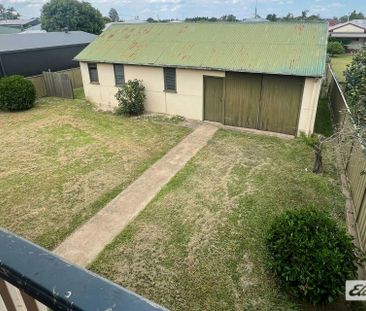 Generous Living Across Five Bedrooms - Photo 3