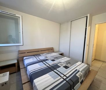 Location Appartement 2 pièces 49m² LA SEYNE SUR MER 83500 - Photo 4