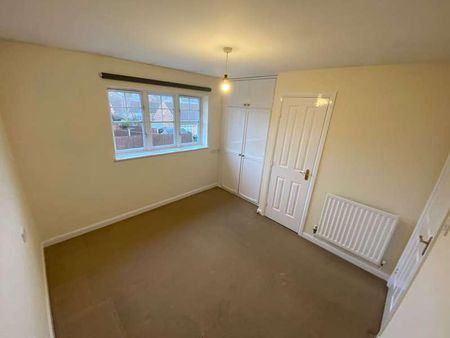 The Gardens, Middleton, Leeds, LS10 - Photo 2