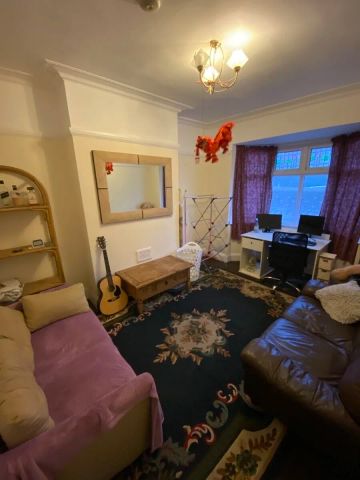 Welford Road (4 bed) - Photo 3