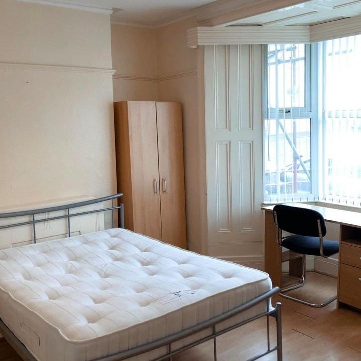 5 bedroom house to rent - Photo 1