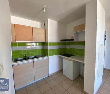Location Appartement 2 pièces 39m² ST DENIS 97400 - Photo 3