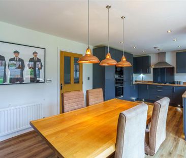 4 bedroom detached house to rent - Photo 4