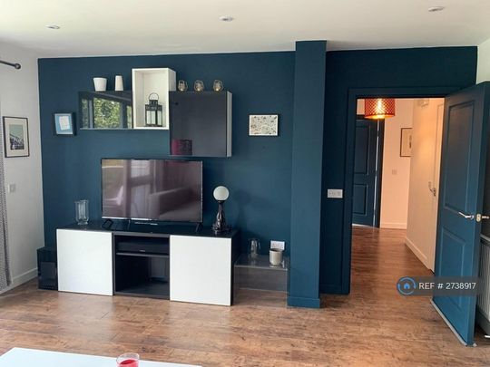 1 bedroom in a flat share to rent - Photo 1