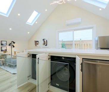 For Lease - 6 Luttrell Avenue Unit# 2nd Floor, Toronto, Ontario - Photo 3