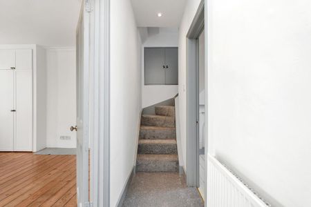 3 bedroom end of terrace house to rent - Photo 4