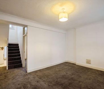 2 Bed Flat, The Broadway, SW19 - Photo 4