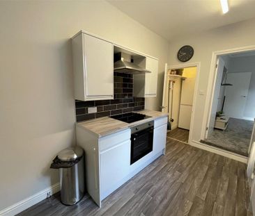 1 bedroom in a house share to rent - Photo 6