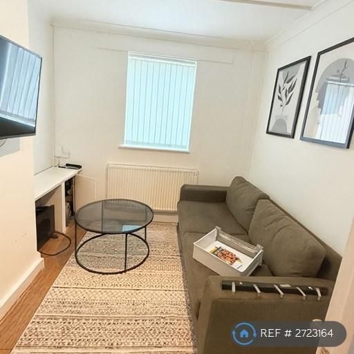 4 bedroom detached house to rent - Photo 1