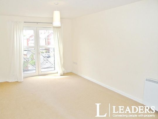 2 bedroom flat to rent - Photo 1