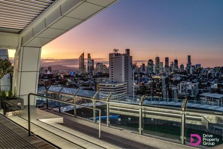 Silk One 2 Bed 1 Bath - Photo 2