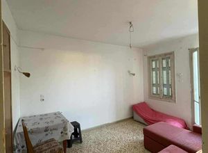 Studio/Γκαρσονιέρα για ενοικίαση - Ευρωστίνη, - Photo 1