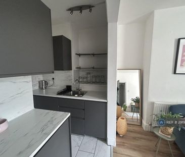 1 bedroom flat to rent - Photo 6