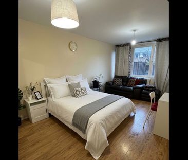 Room in a Shared House, Dunsterville Way, SE1 - Photo 6
