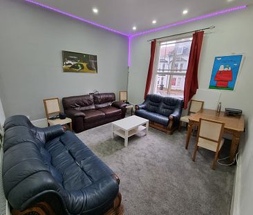 6 Bed Student Accommodation - Photo 6