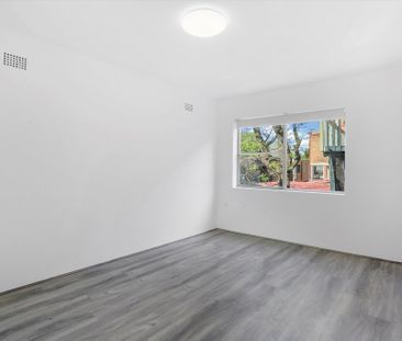 Well-Maintained Unit in Convenient Annandale Location - Photo 4